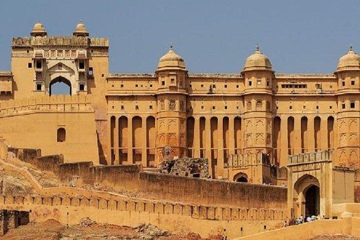 Agra nach Jaipur Drop von Privatwagen