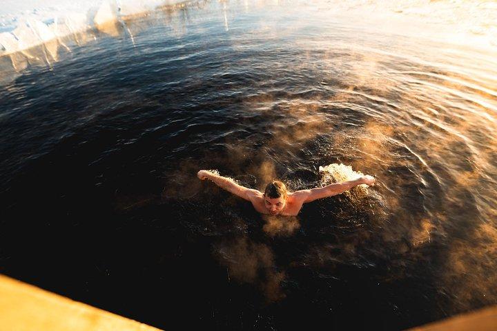 ベストオブラップランド：サウナ、アイススイミング、ディナー、オーロラ