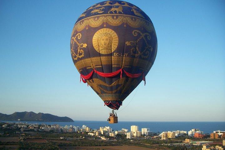 Privat luftballontur på Mallorca med champagne og snacks