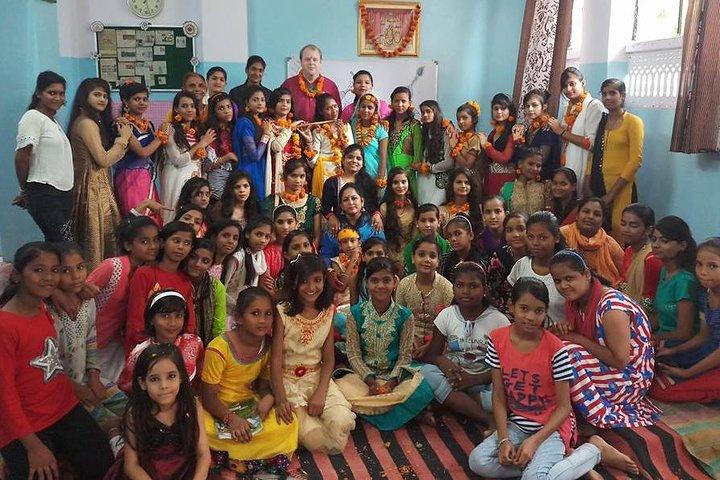 Visita la migliore ONG di Jaipur Empowering Girls and Women