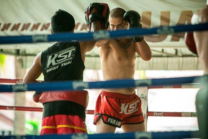 Muay Thai semesterpaket (3 dagar, 3 nätter: träning och rumsvistelse)