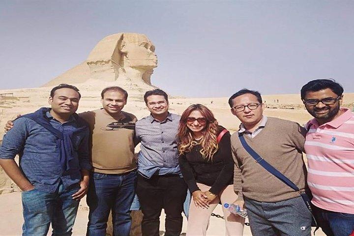 Excursion d'une journée privée: pyramides de Gizeh et Saqqarah et Memphis