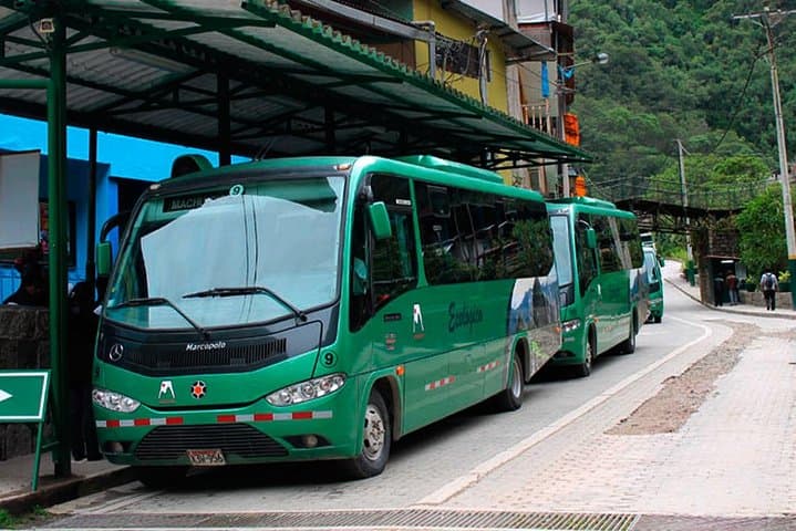 Bus to the entrance of Machu Picchu
