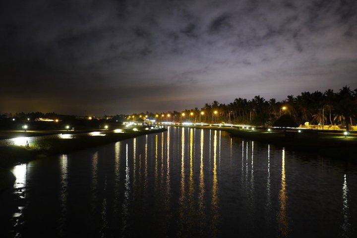 サラーラのナイトツアー - ガーデンシティの魅力的な夜