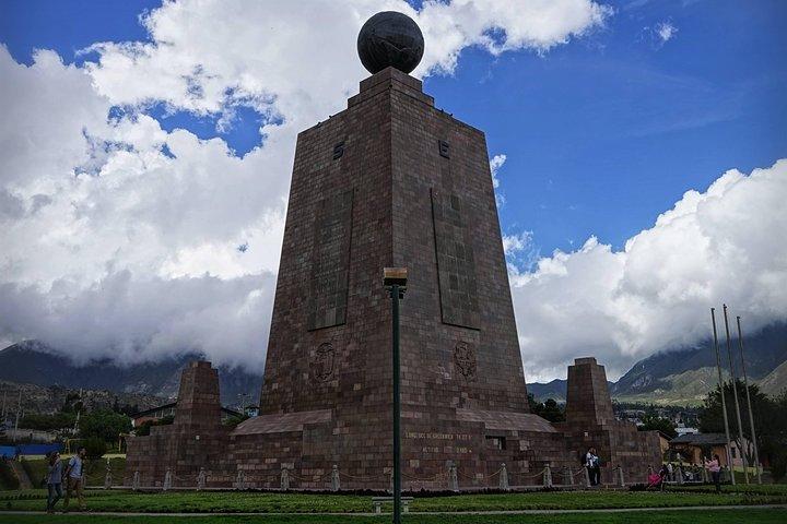 Volle Quito City Tour inklusive Weltmitte und Teleferico Seilbahn