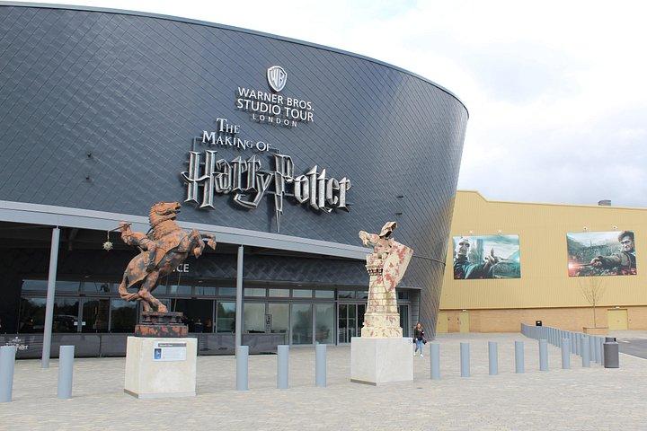 London to Harry Potter Studio Private Round-Trip Transfer