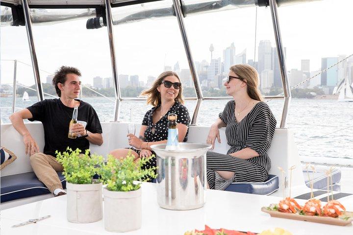 Private BYO Sydney Harbour Catamaran Cruise - 60 oder 90 Minuten