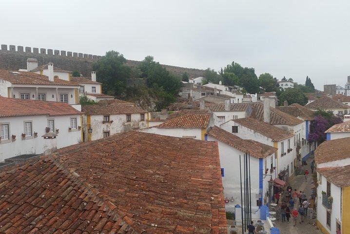 Private Transfer Lisbon to Porto with Optional Stop.