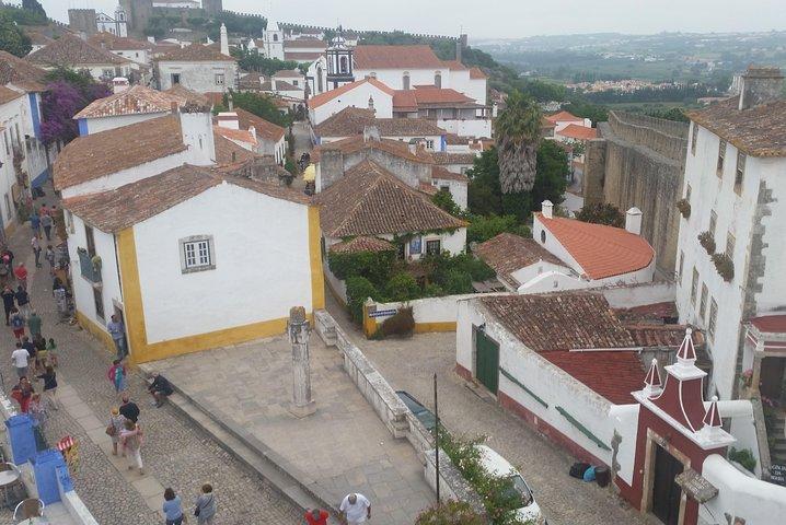 Private Transfer Lisbon to Porto with Optional Stop.