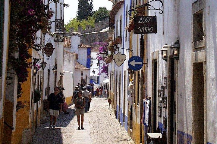 Private Transfer Lisbon to Porto with Optional Stop.