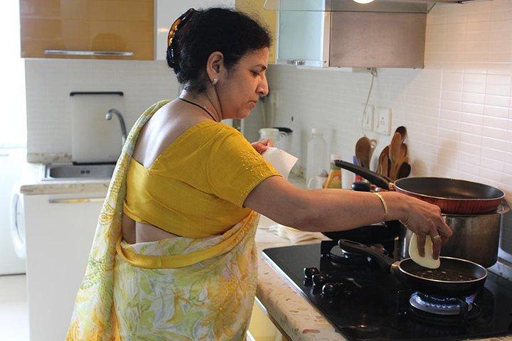 Cours de cuisine du Kerala avec Charmant Freeda dans sa maison de Kochi
