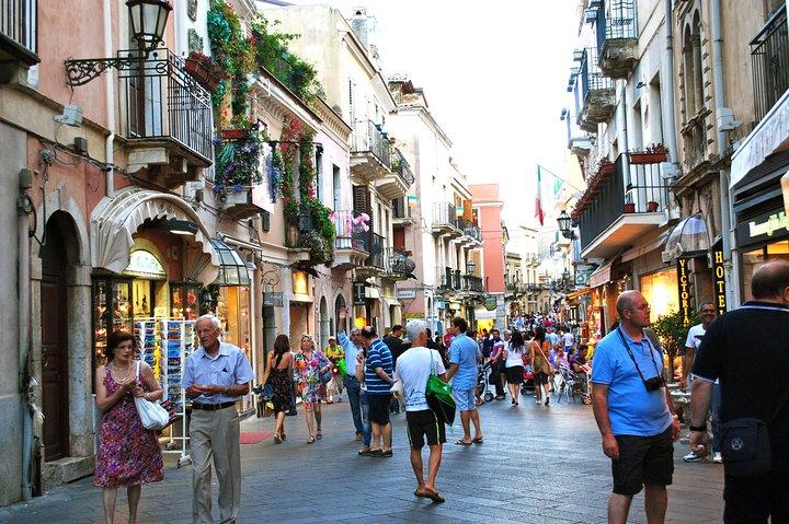 La Dolce Vita (Boat Tour & Taormina) from Messina or Catania