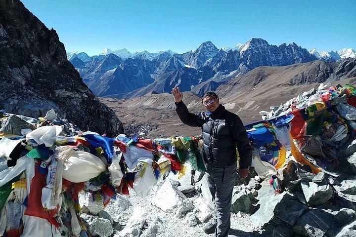Everest Base Camp With Chola Pass via Gokyo Lakes
