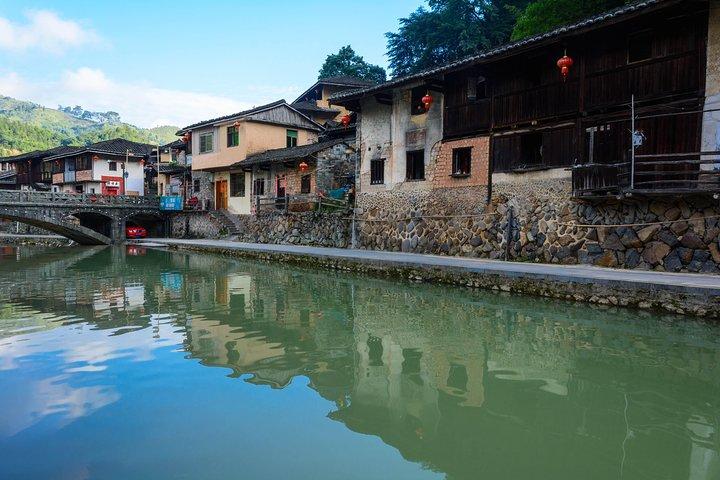 Excursion d'une journée privée à Tianluokeng Tulou de Xiamen, déjeuner compris