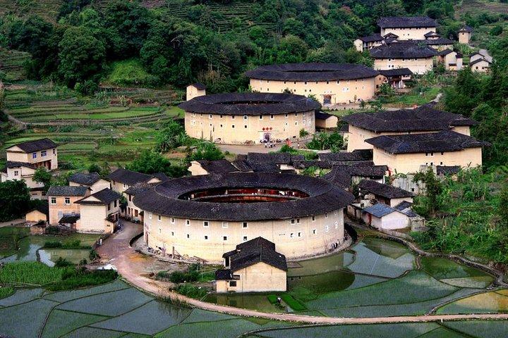 Visite privée d'une journée à l'édifice Hongkeng Earth de Xiamen, déjeuner compris