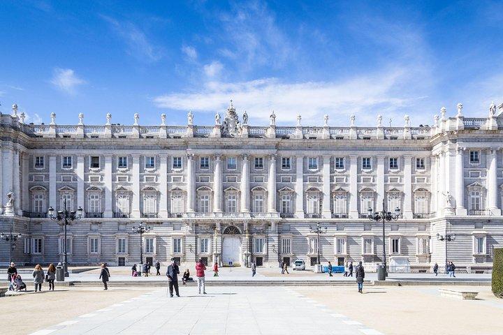 Visite guidée professionnelle du palais royal de Madrid avec coupe-file