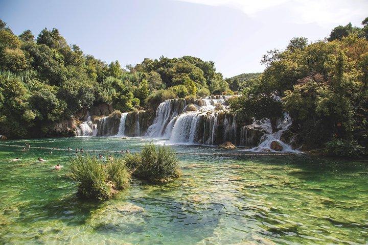 Vom Flughafen Zadar nach Split über NP Krka-Wasserfälle (Skradin, Lozovac)