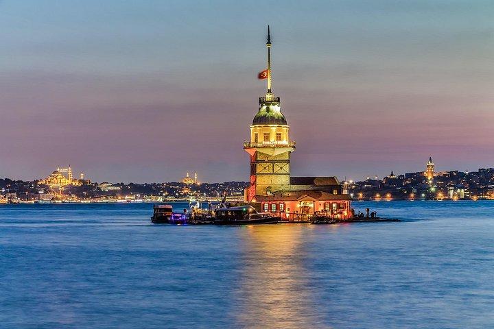 Small-Group Bosphorus Cruise and Istanbul’s Egyptian Bazaar
