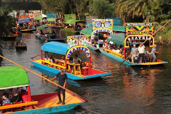 Xochimilco, Coyoacan and Frida Kahlo with Optional Lunch