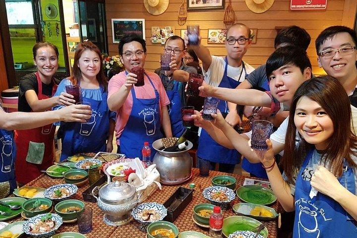 Escuela de cocina tailandesa de Sompong: Experiencia culinaria práctica
