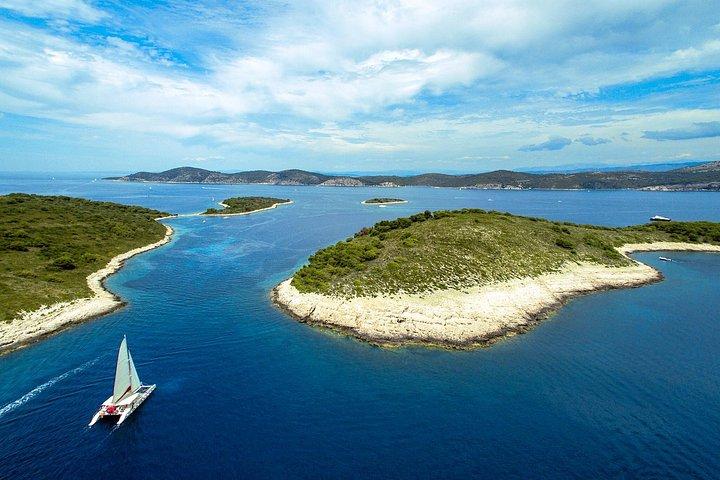 カタマラン島1日クルーズ（フード＆フリードリンク付き）