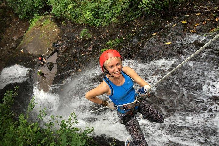 Fra San Jose Combo tour Canyoning med Canopy, Rappel, Trails, 4x4 ride