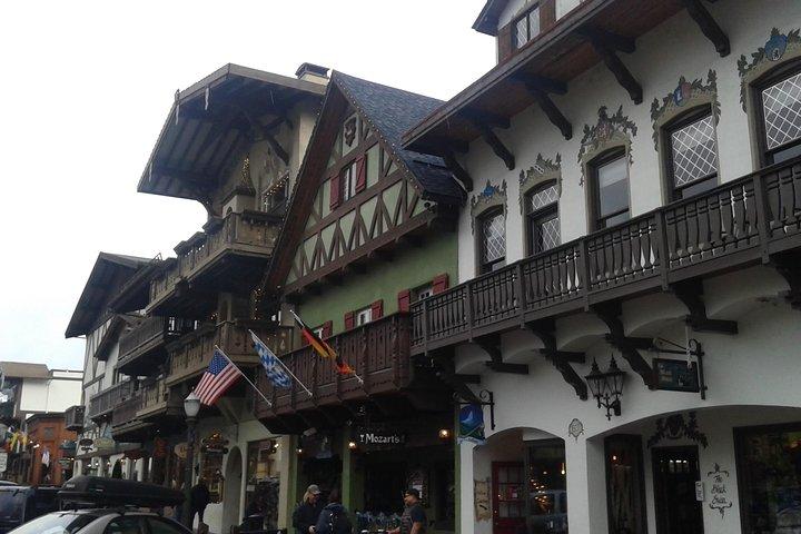 Excursion d'une journée de luxe à Leavenworth à travers les cascades