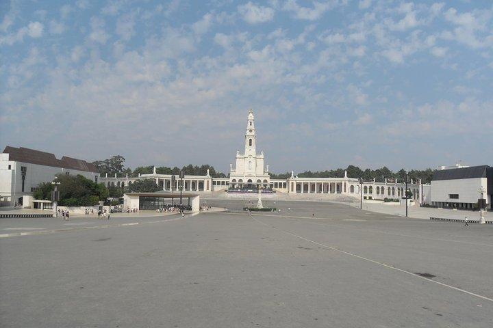 Private Tour Full Day Fátima - Porto - Óbidos - from Lisbon