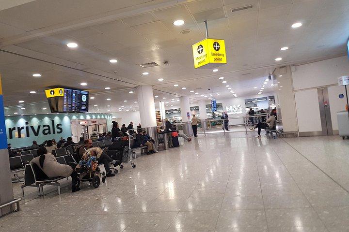 ロンドン空港とホテル間のプライベート往復送迎