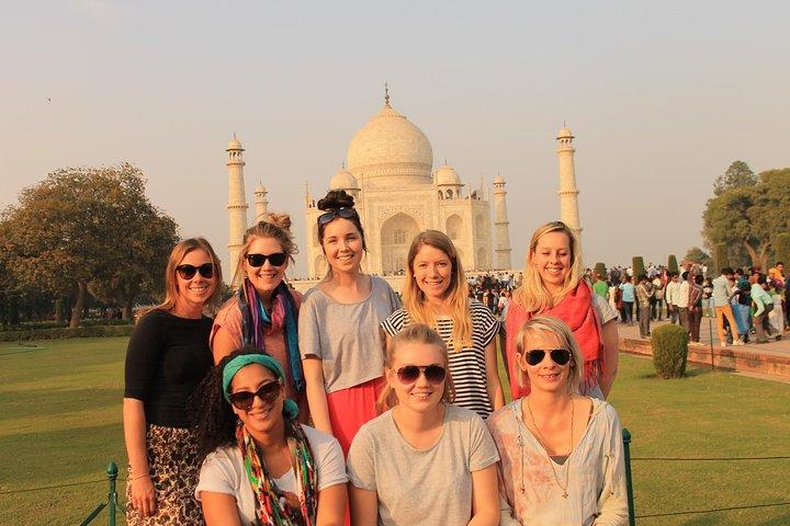 Ladies Special nur - Same Day Agra Trip