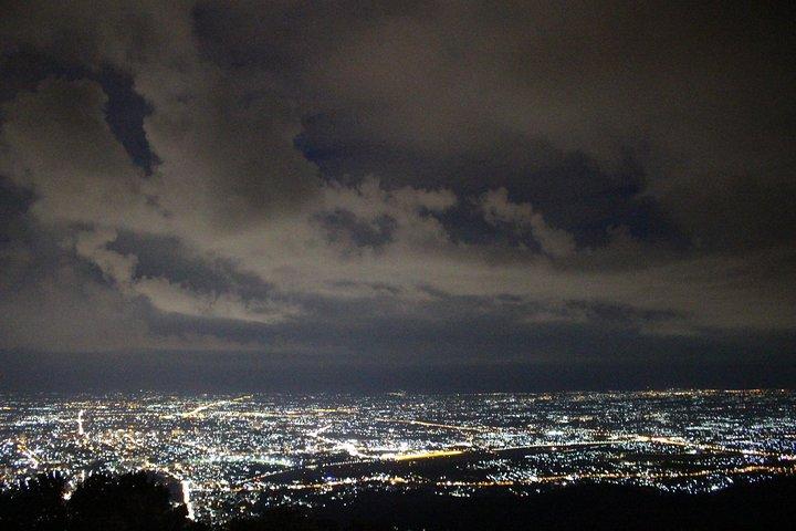 Bedst sælgende!! Fantastisk nattur, Doi Suthep + Wat umong - Top skal besøge!