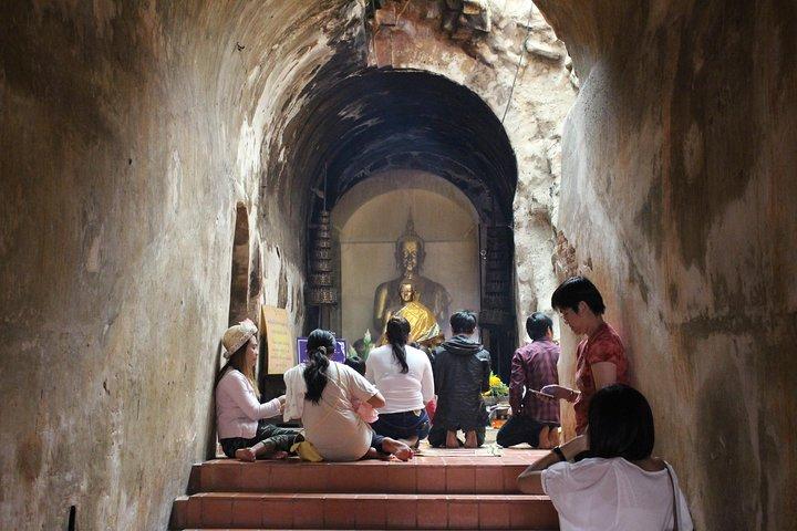 Bedst sælgende!! Fantastisk nattur, Doi Suthep + Wat umong - Top skal besøge!