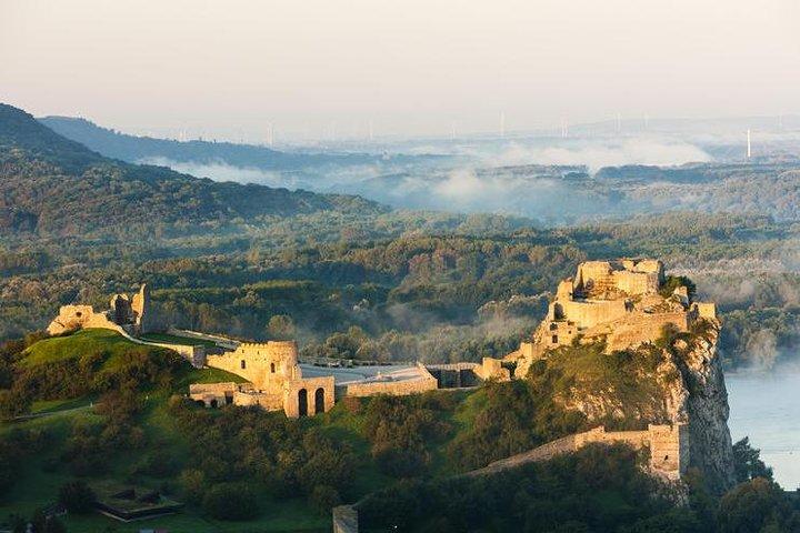 Devin Castle Tour med vinsmagning