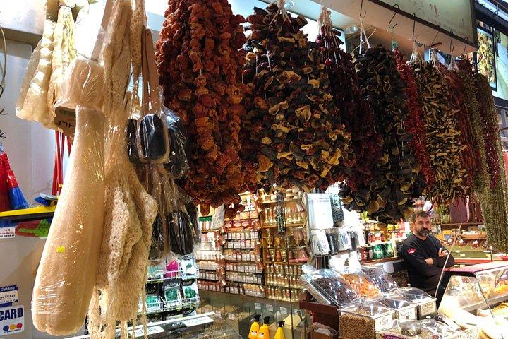 イスタンブールの伝統的なグルメ ツアー、観光スポット外でのディナー付き