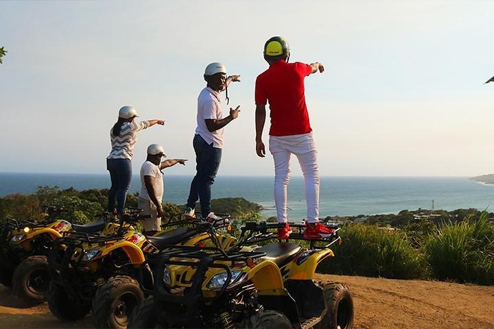 Roatan ATV Sightseeing, Faultier & Affen, Schokoladen- & Rumfabrik