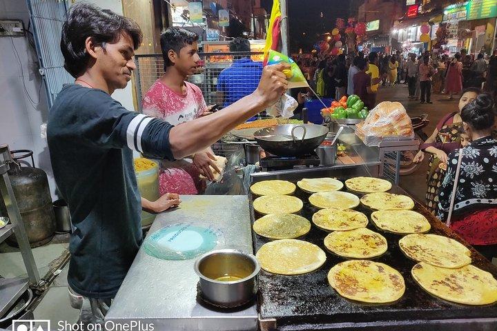 Passeio a pé de comida de rua em Bangalore com um evangelista gastronômico