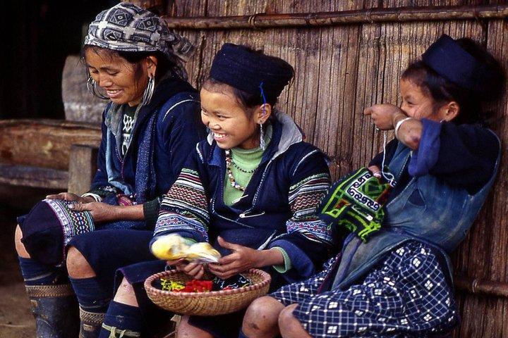 3-Night Rail en Trekking Tour van Sapa en Coc Ly Market vanuit Hanoi