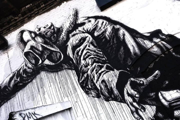 Berlin Hidden Gems PhotoWalk Tour - Berliner Street Arts