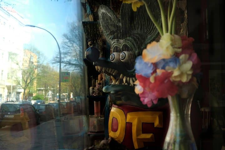 Berlin Hidden Gems PhotoWalk Tour - Berliner Street Arts