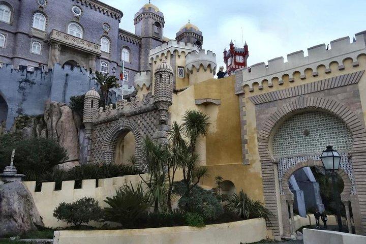 Visita privada de Sintra e Cascais com bilhete do Palácio Pena