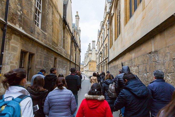 オックスフォード、ストラトフォード・アポン・エイボン、コッツウォルズ＆ウォリック城日帰り旅行