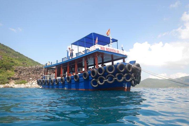 Explorez la baie de Nha Trang : Excursion d'une demi-journée en apnée
