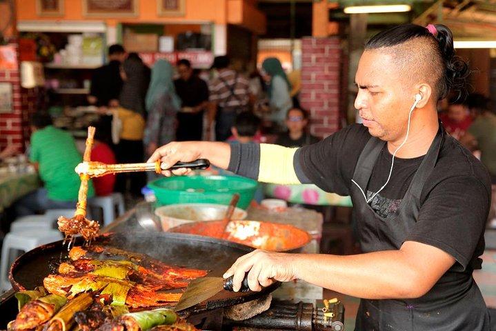 Sambal Grilled Street Food City Tour avec guide professionnel