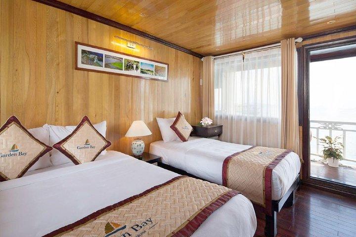 Bai Tu Long Bay Boutique Cruise: Besøg Bai Tu Long Bay & Overnatningsbåd om 2 dage
