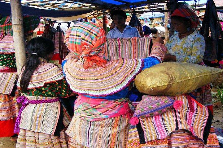 Sapa Easy Trek con Bac Ha Market 2D3N