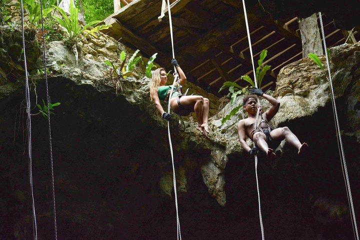 Experiencia en Ek Balam, Cenote y Valladolid