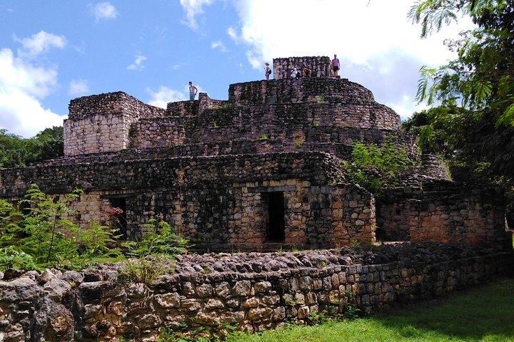Experiencia en Ek Balam, Cenote y Valladolid