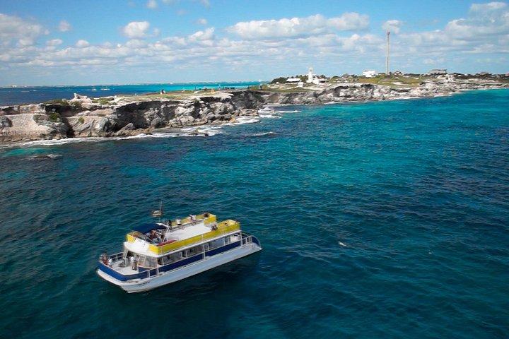 カンクン発シュノーケリング付きイスラ・コントイ島とイスラ・ムヘレス島ツアー