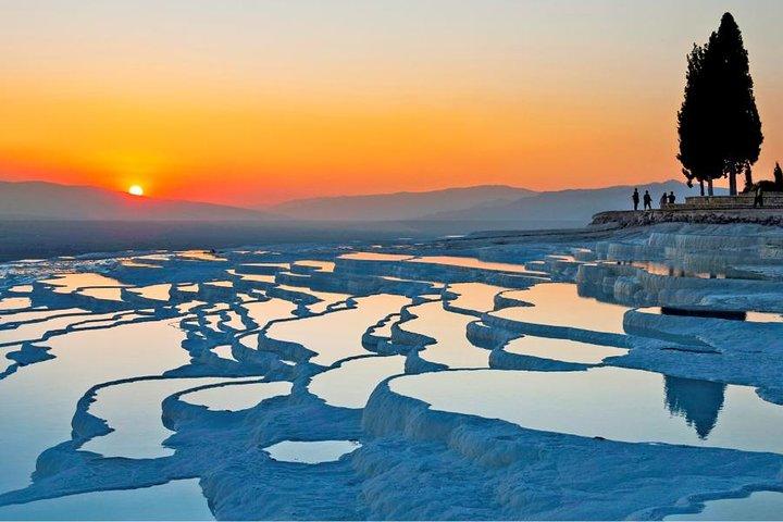 Excursão para grupos pequenos em Pamukkale saindo do porto/hotéis de Kusadasi