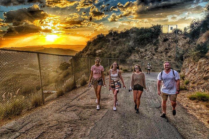 Hollywood Sign 2.5 - Tour de una hora con comediantes y sus perros